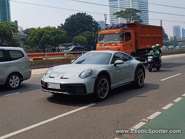 Porsche 911 spotted in Jakarta, Indonesia