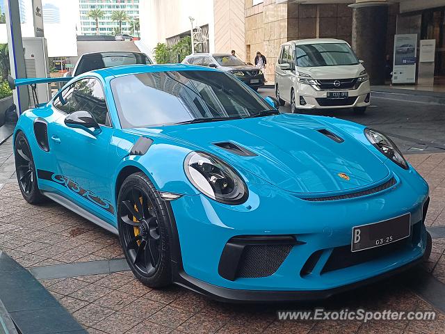 Porsche 911 GT3 spotted in Jakarta, Indonesia