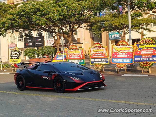 Lamborghini Huracan spotted in Jakarta, Indonesia