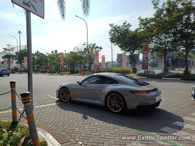 Porsche 911 GT3 spotted in Jakarta, Indonesia