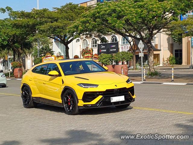 Lamborghini Urus spotted in Jakarta, Indonesia