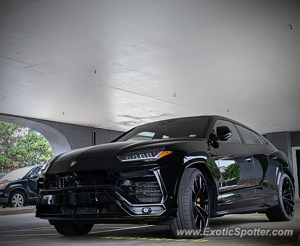 Lamborghini Urus spotted in De pere, Wisconsin