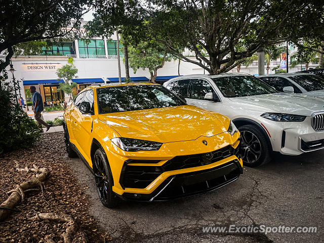 Lamborghini Urus spotted in Naples, Florida