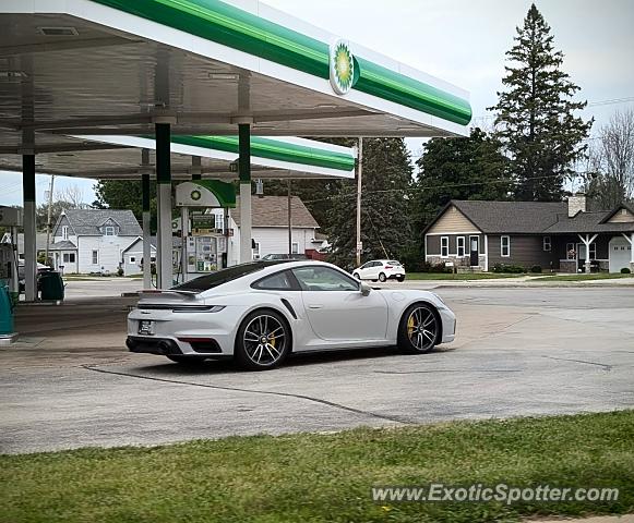 Porsche 911 Turbo spotted in Howard, Wisconsin