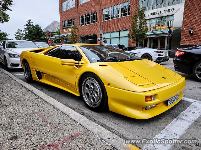 Lamborghini Diablo spotted in Birmingham, Michigan