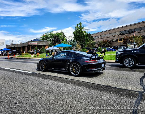 Porsche 911 GT3 spotted in Birmingham, Michigan