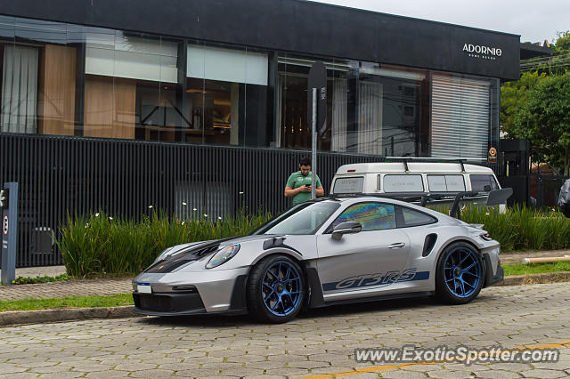 Porsche 911 GT3 spotted in Curitiba, PR, Brazil