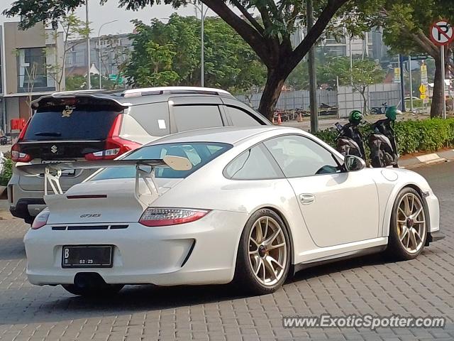 Porsche 911 GT3 spotted in Jakarta, Indonesia