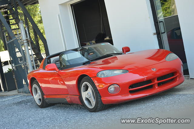 Dodge Viper spotted in Southampton, New York