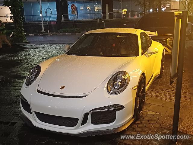 Porsche 911 GT3 spotted in Jakarta, Indonesia