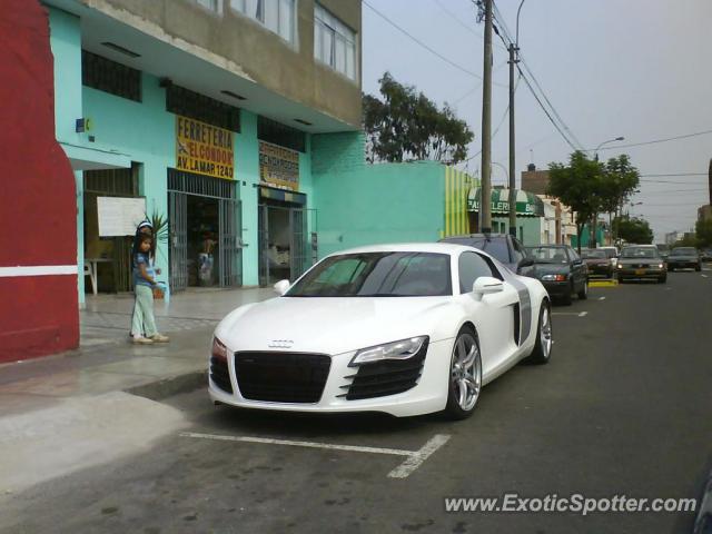 Audi R8 spotted in Lima, Peru