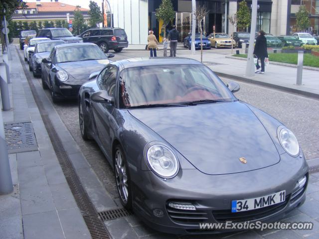 Porsche 911 Turbo spotted in Istanbul, Turkey