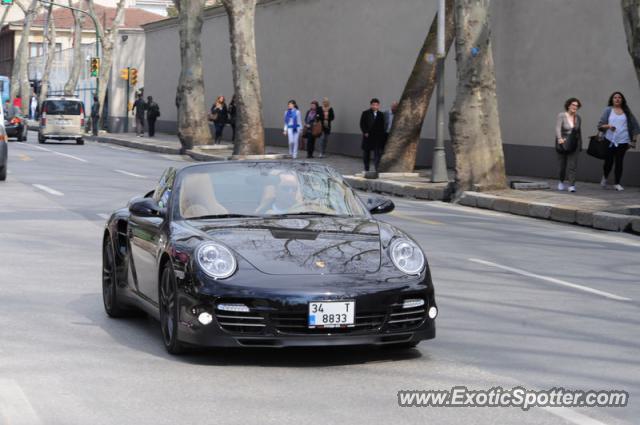 Porsche 911 Turbo spotted in Istanbul, Turkey