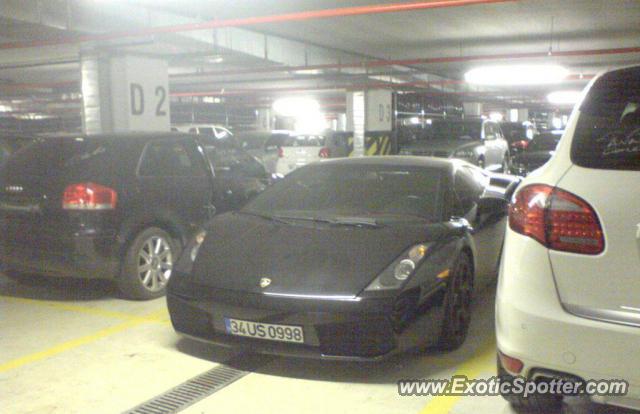 Lamborghini Gallardo spotted in Istanbul, Turkey