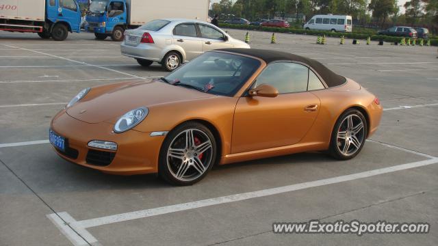 Porsche 911 spotted in SHANGHAI, China