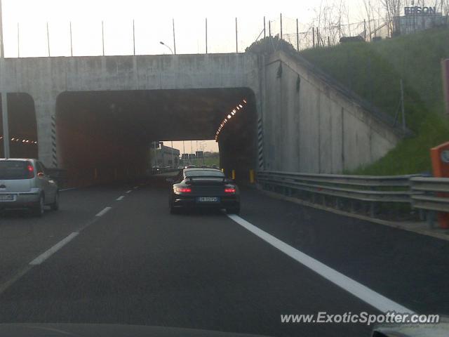 Porsche 911 GT2 spotted in Milano, Italy