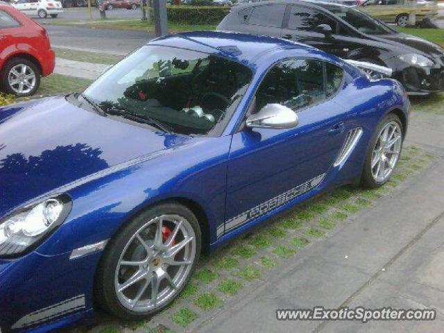 Porsche 911 spotted in Lima, Peru