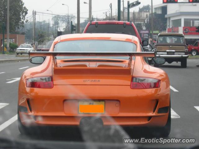 Porsche 911 GT3 spotted in Lima, Peru