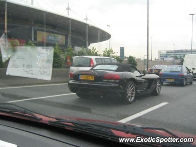 Dodge Viper spotted in Paris, France