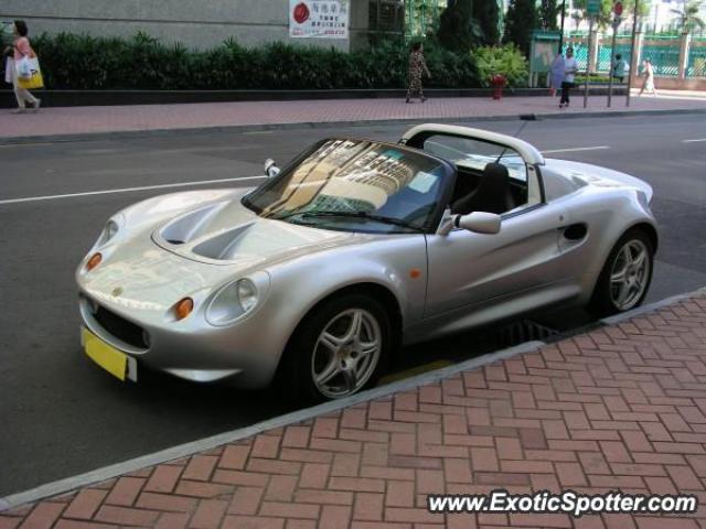 Lotus Elise spotted in Hong Kong, China