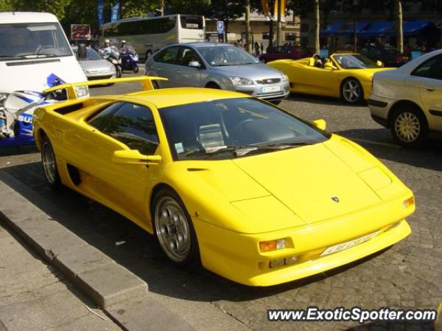 Lamborghini Diablo spotted in Paris, France