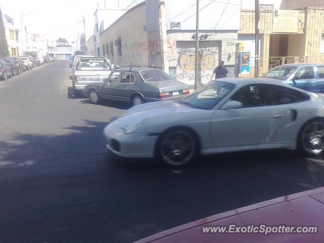 Porsche 911 Turbo spotted in Guadalajara, Mexico