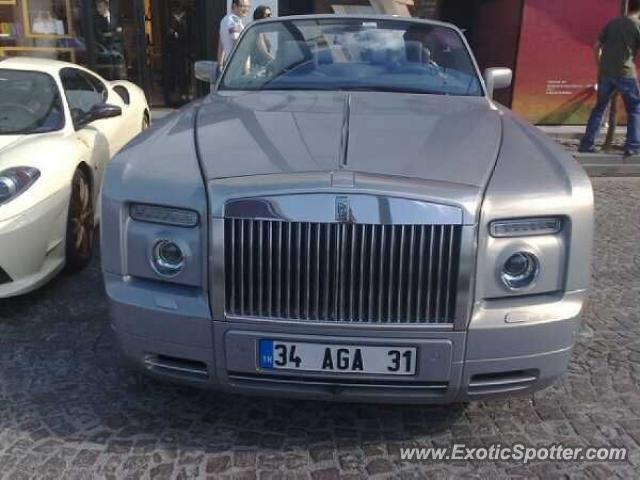 Rolls Royce Phantom spotted in Istanbul, Turkey