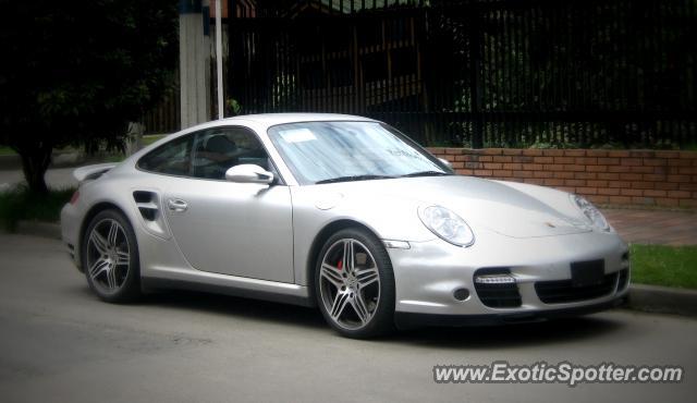 Porsche 911 Turbo spotted in Bogotá, Colombia