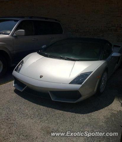 Lamborghini Gallardo spotted in Chicago, Illinois