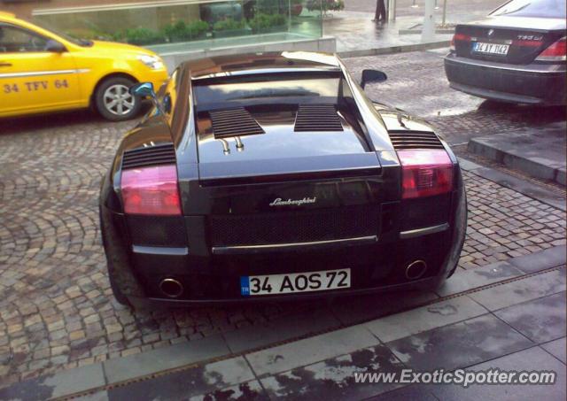 Lamborghini Gallardo spotted in Istanbul, Turkey