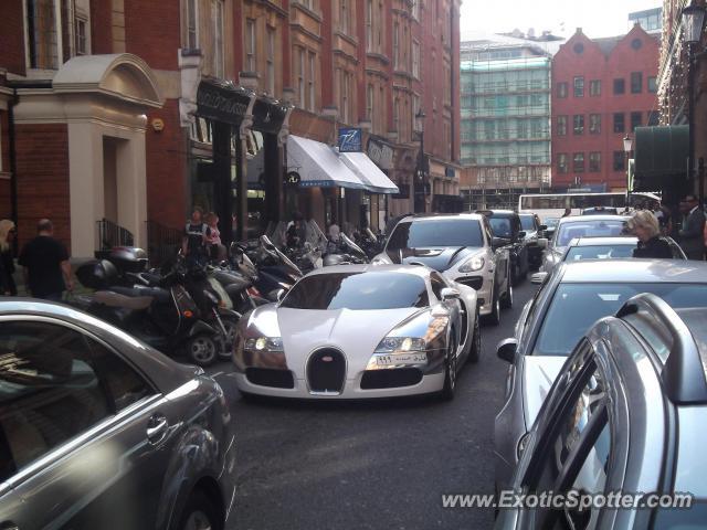 Bugatti Veyron spotted in London, United Kingdom