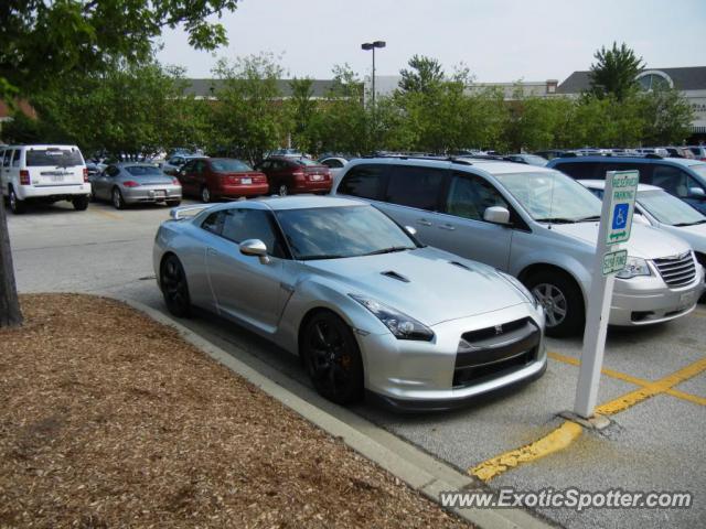 Nissan Skyline spotted in Deerpark, Illinois