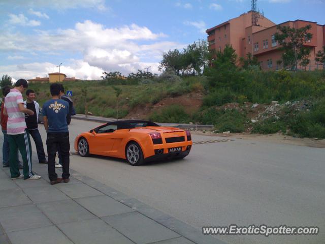 Lamborghini Gallardo spotted in Istanbul, Turkey