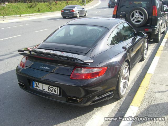 Porsche 911 Turbo spotted in Istanbul, Turkey