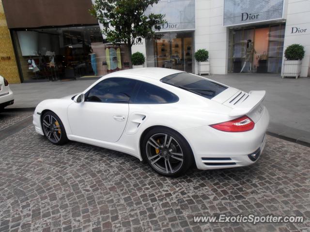 Porsche 911 Turbo spotted in Istanbul, Turkey