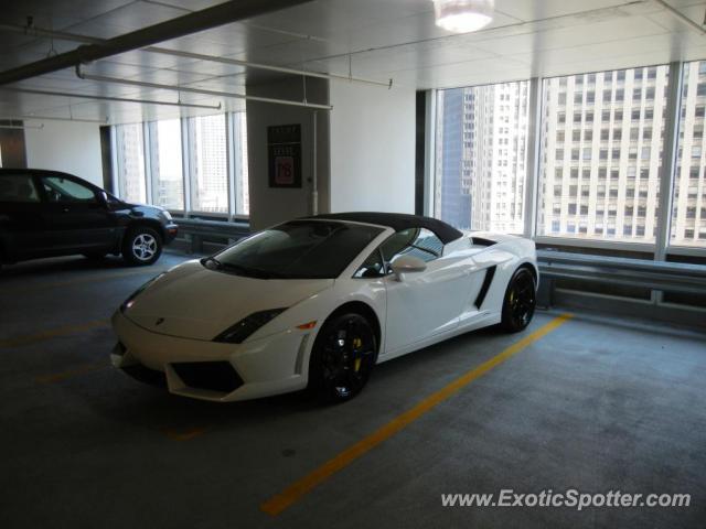 Lamborghini Gallardo spotted in Chicago, Illinois