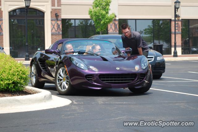 Lotus Elise spotted in Barrington, Illinois