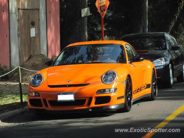 Porsche 911 GT3 spotted in Lima, Peru