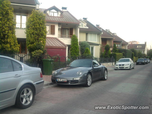 Porsche 911 Turbo spotted in Istanbul, Turkey