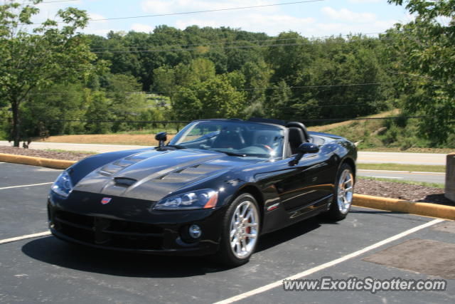 Dodge Viper spotted in St. Louis, Missouri