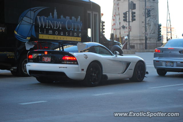 Dodge Viper spotted in Chicago, Illinois