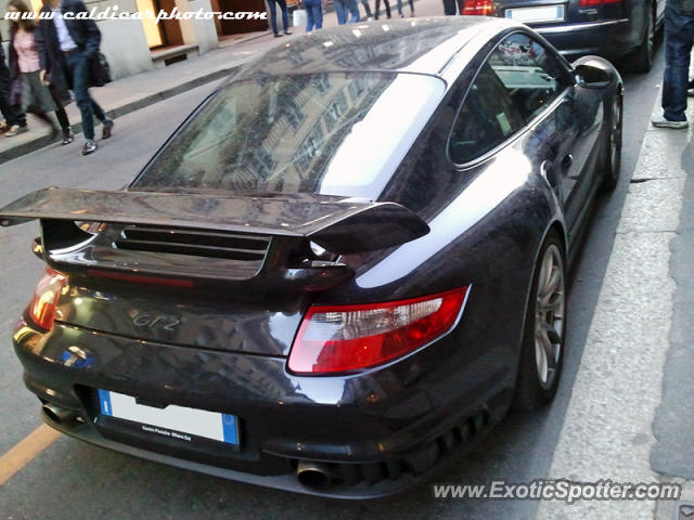 Porsche 911 GT2 spotted in Milan, Italy