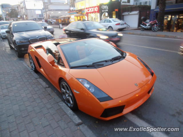 Lamborghini Gallardo spotted in Istanbul, Turkey