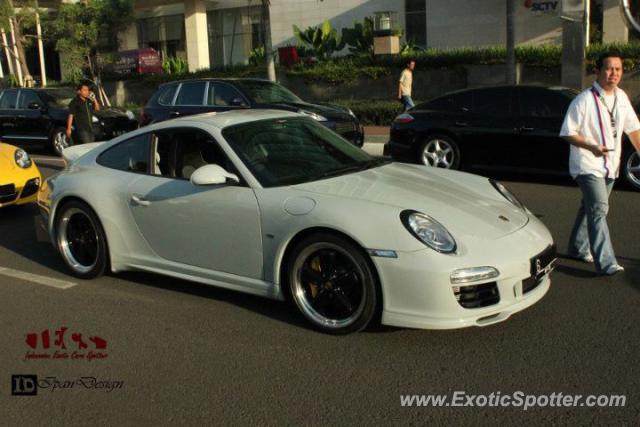 Porsche 911 spotted in Jakarta, Indonesia