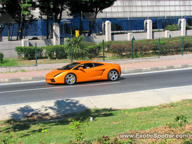 Lamborghini Gallardo spotted in Istanbul, Turkey