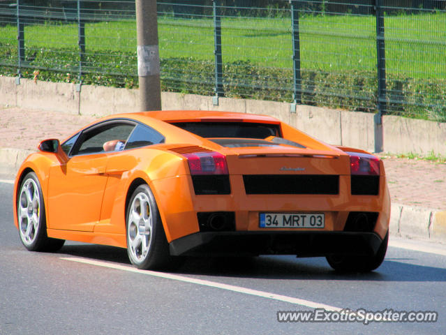 Lamborghini Gallardo spotted in Istanbul, Turkey