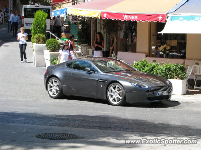 Aston Martin Vantage spotted in Istanbul, Turkey