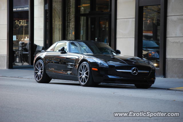 Mercedes SLS AMG spotted in Chicago, Illinois