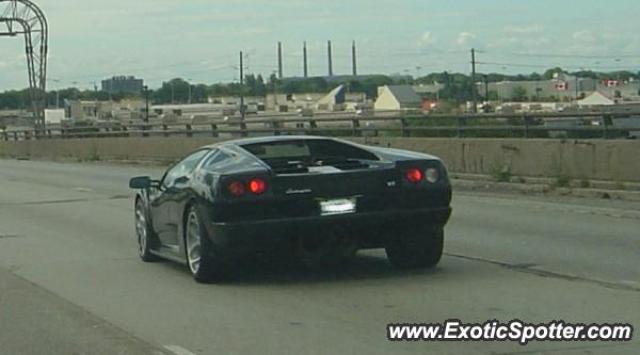 Lamborghini Diablo spotted in Toronto, Canada