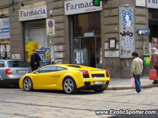 Lamborghini Gallardo spotted in Paris, France